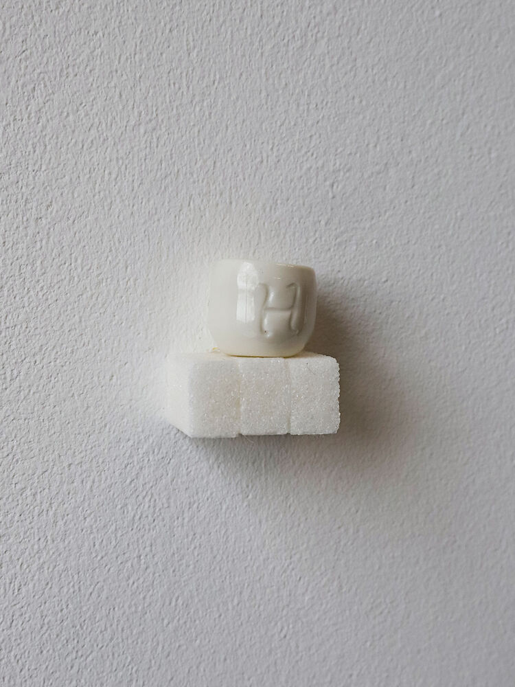 ONE MILLION - Item 6346 | H: 2 cm | D: 2 cm | Photo © Maxime Naudet @maximenaudet