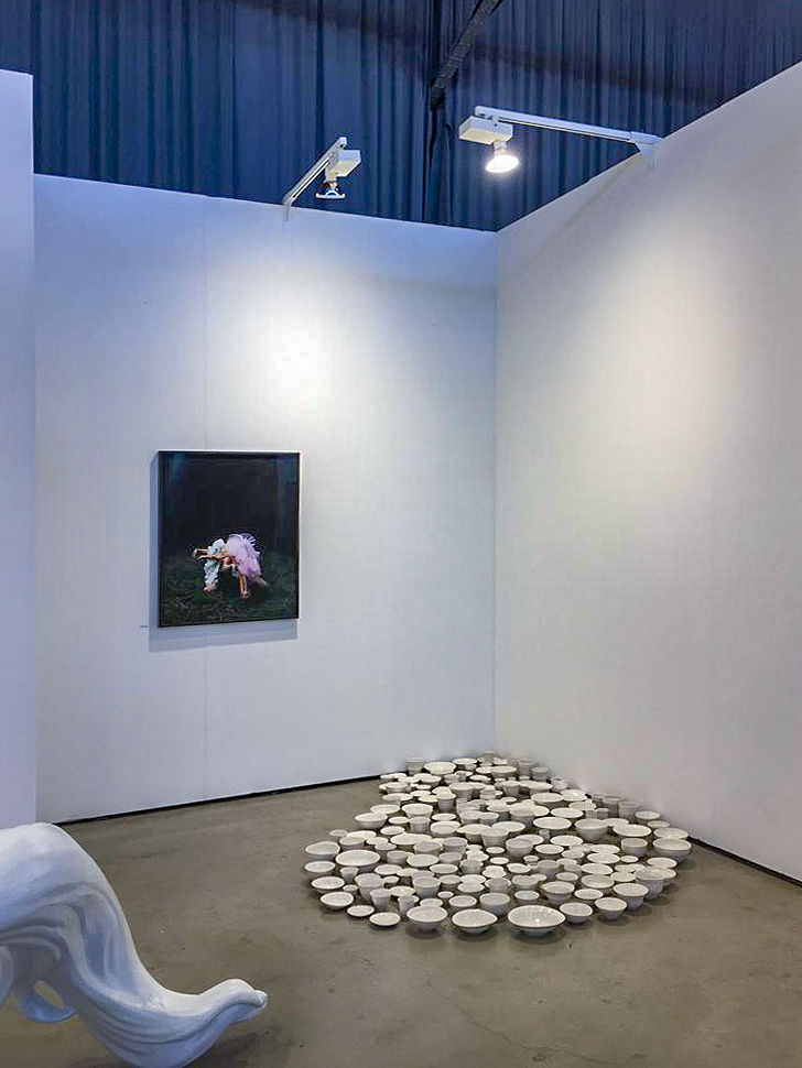 TERRITORIAL CLAIM / Uli Aigner / 2017 / Installation / 206 pottery porcelain vessels, each with an engraved country name of all UN-recognized countries in the world / diameter ca. 2,5 Meter